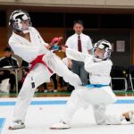 男子組手６年生で優勝の森川武蔵（右・大阪）