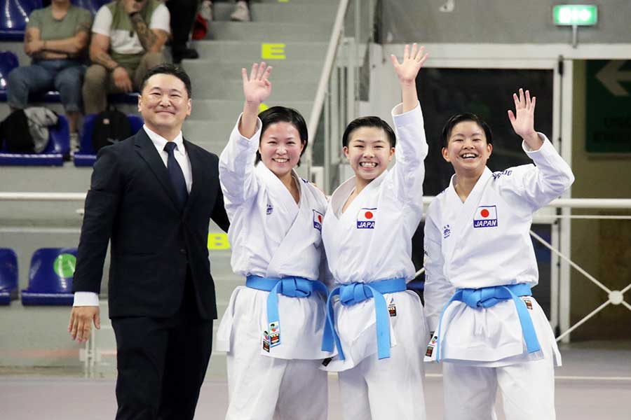 世界ジュニア2024_ジュニア女子団体形：岸田羽未選手、堀暖選手、小林実紗選手