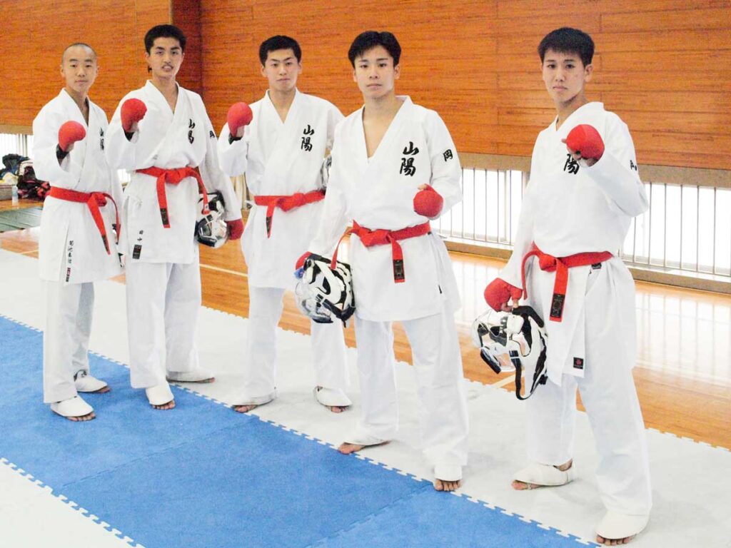 男子団体組手５人制優勝